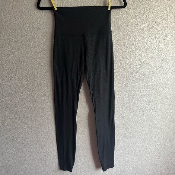 Lululemon Align High-Rise Leggings Size 4 Black Embossed Leopard - Picture 2 of 11